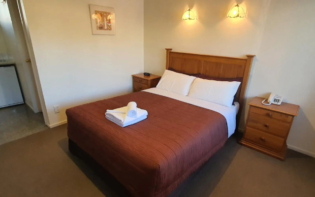 Rosewood Court Motel