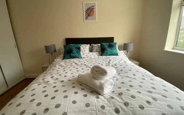 Reading 3 Bedroom apartment