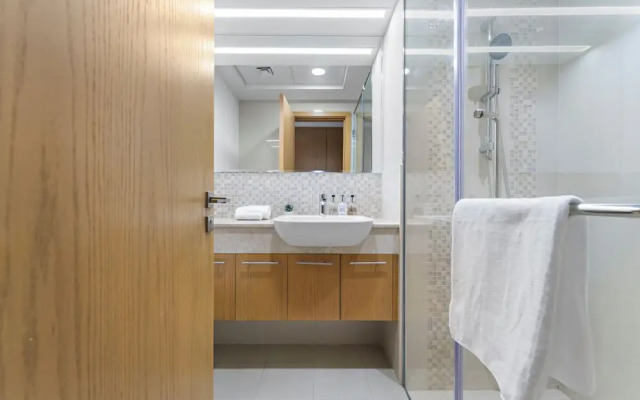 2BR 202 Bellevue Tower 1