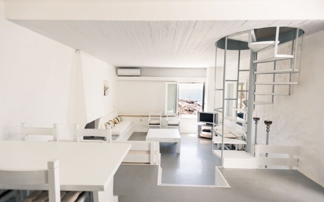 White Sun maisonette overlooking the sea