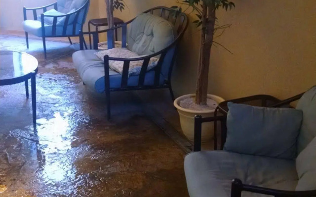 Barrington Hotel & Suites