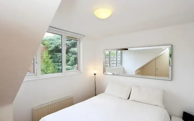 Wimbledon Sports Apartment