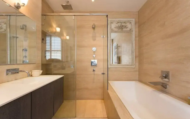 Spectacular 4 Bed House, Pimlico