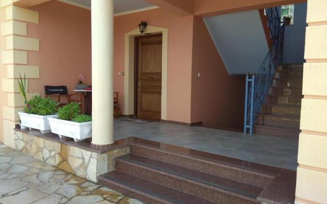 Victoria's Apartments