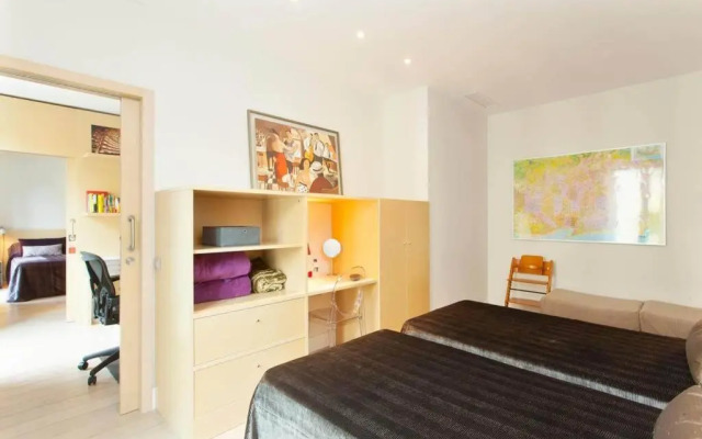 Classy 3bed 3bath apartment in Eixample