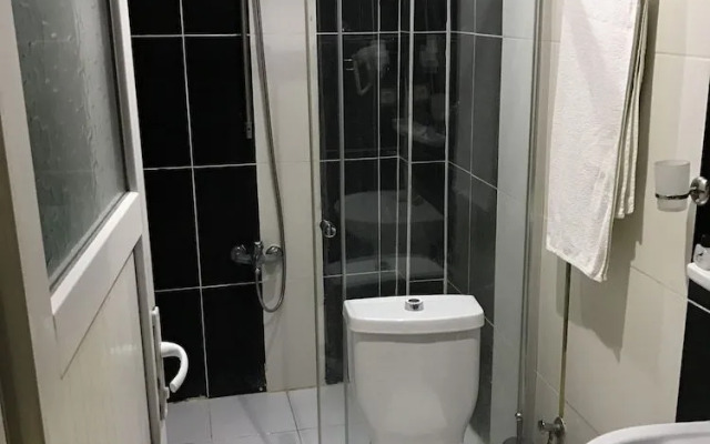Ahranis Hotel