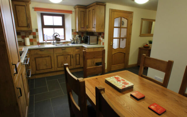 Holiday Home Helyg