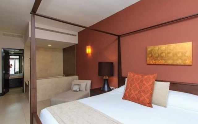 Aldea Thai - Oceanfront PH w/ Rooftop & Private Pool
