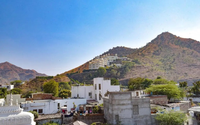 FabExpress Achrol Palace