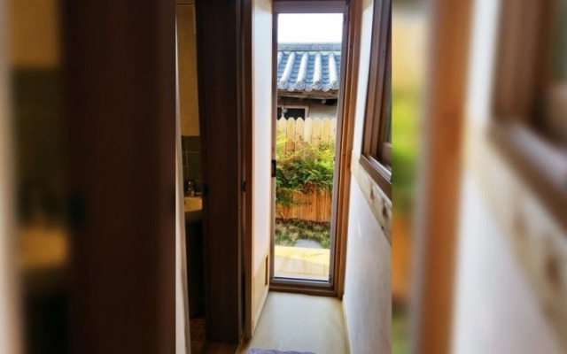 Jeonju Yeonwoodang Hanok Pension