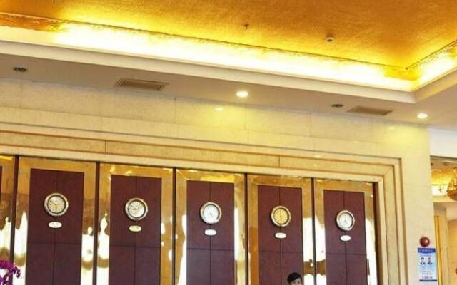 River Scene Palace Hotel