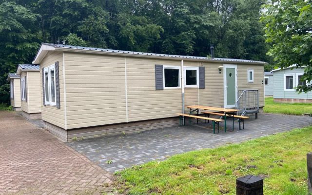 Well-maintained chalet with WiFi, not far from Amsterdam