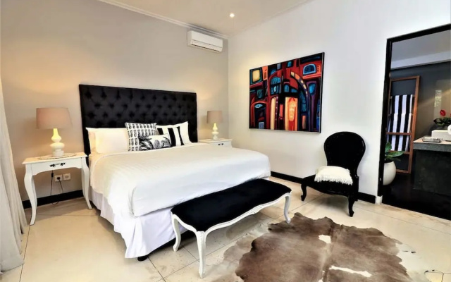 Villa Bloom 4 Bedroom – Guest Rooms – Kuta