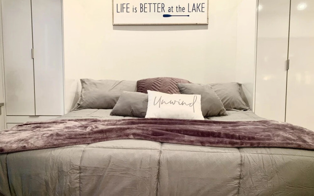 Romantic Lakeside Studio Suite