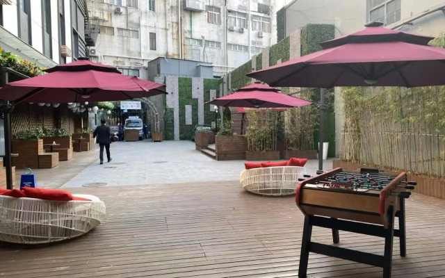 Middle Huaihai Road Homestay