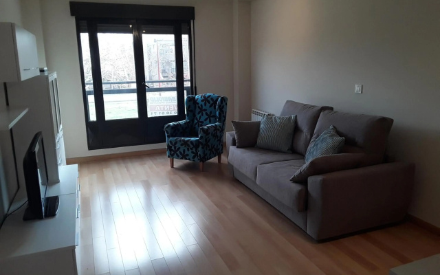 Apartamento de 6 personas con WIFI Y GARAJE INCLUIDO