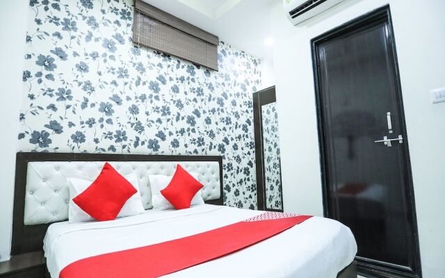 OYO 2681 Hotel Madhuram palace
