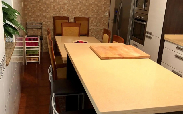 Casa grande con piscina