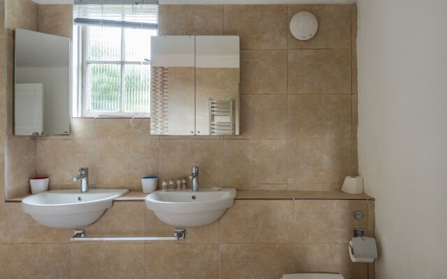 Bright 2Br Home In Wimbledon 4 Guests