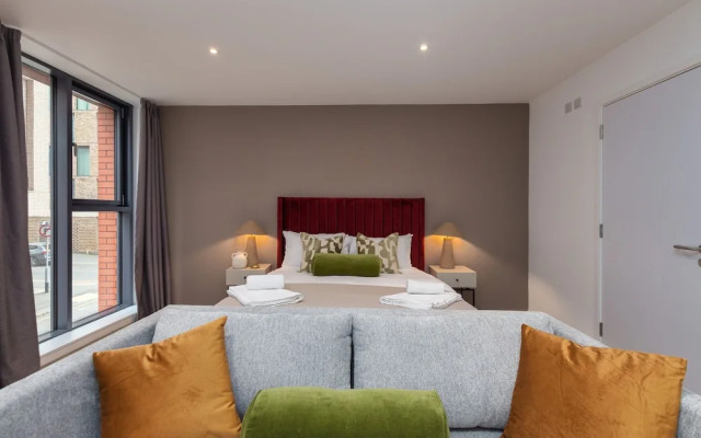 Spacious Studio Near City Centre