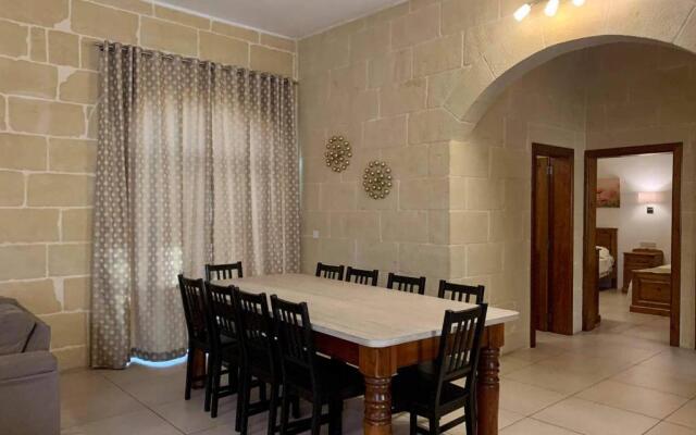 Hofra Farmhouse - 5 bedroom farmhouse with private pool available