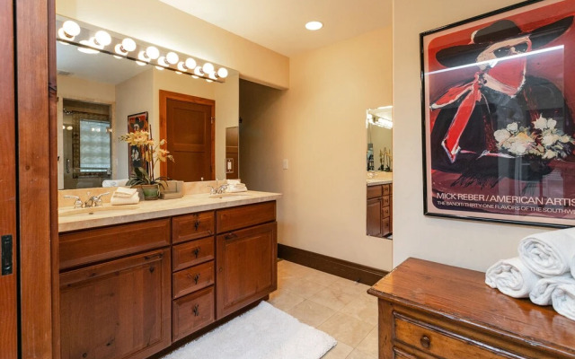 Incredible 2 Story Condo On Ajax