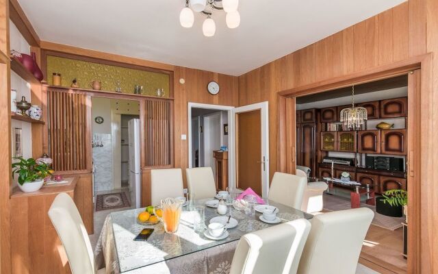 Apartment and Rooms Tatjana