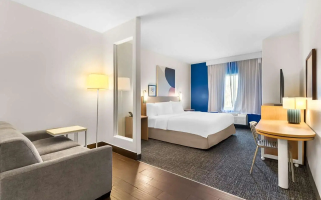 Spark by Hilton Pearland (H)