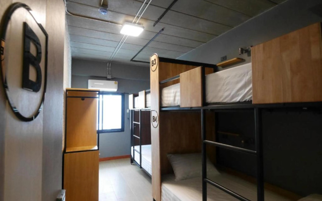 Ray Coffee Bar & Hostel - Adults Only