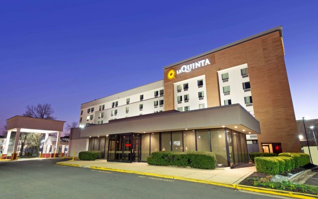 La Quinta Inn & Suites by Wyndham DC Metro Capital Beltway