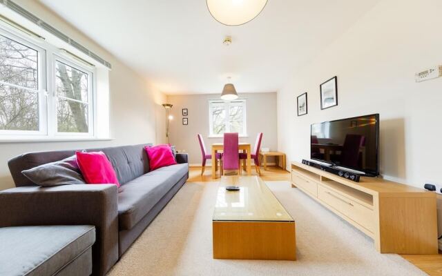 Bristol Luxury Apartment with Parking