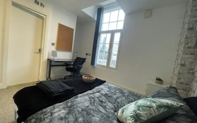 Stylish City Center 2 BR Retreat