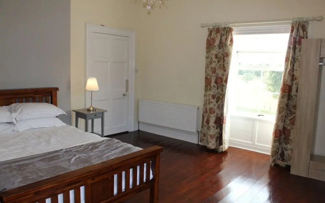Woodville House