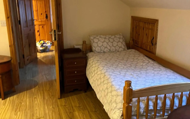 Douglasha House V93RX64