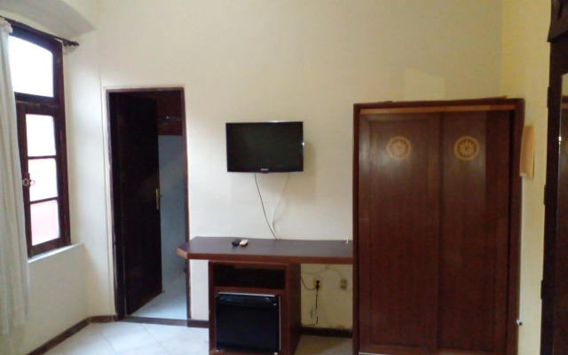 Solar do Carmo Suites & Apartments