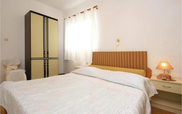 Holiday home Brodarica 2