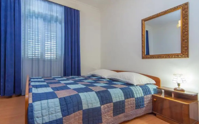 House Lodging Apartments Toni