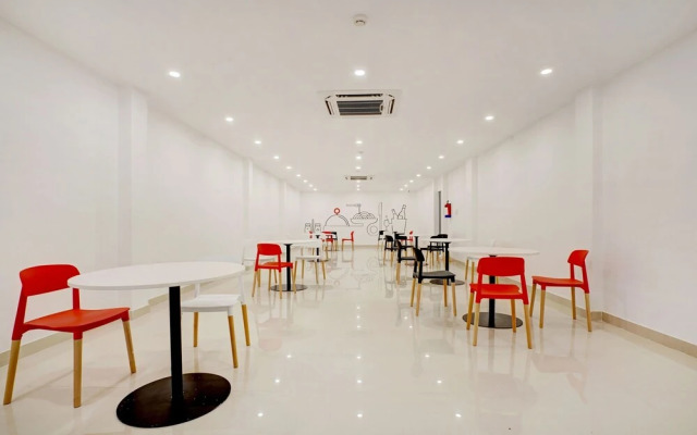 Collection O 37472 Sector 44