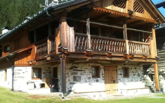 Tabià al di là de l'Aiva
