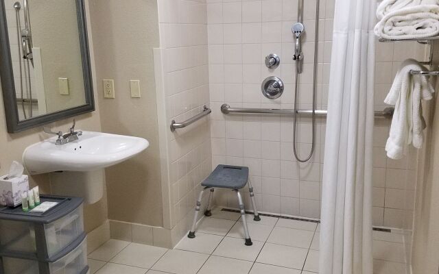 Staybridge Suites Indianapolis-Fishers by IHG