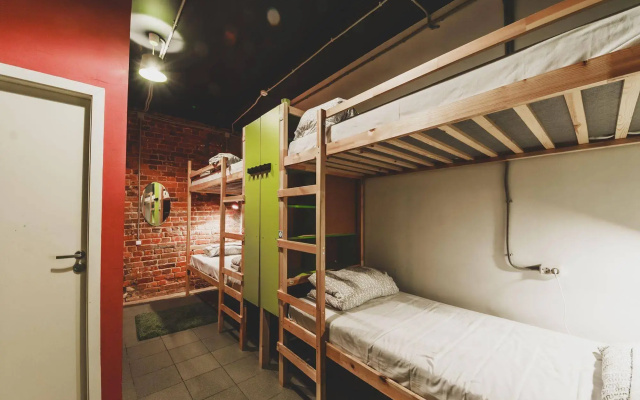 Fabrika Hostel&Gallery