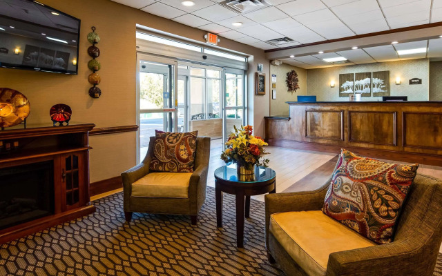 Best Western Plus Bridgeport Inn
