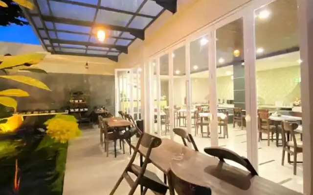 Emerald Hotel