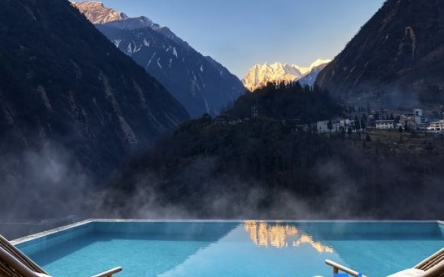 Hailuogou Luanxi Hidden Mountain Snow Mountain Scenic Hot Spring Resort Hote – Pool – Luding