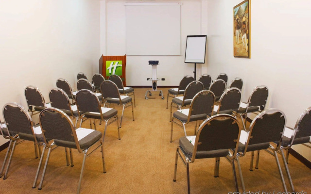 Holiday Inn Accra Airport