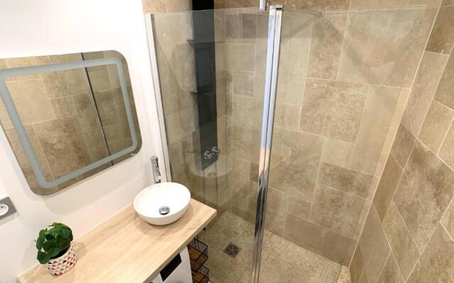 Renovated apartment AC - wifi - 2-4pers - Center Antibes rue James Close