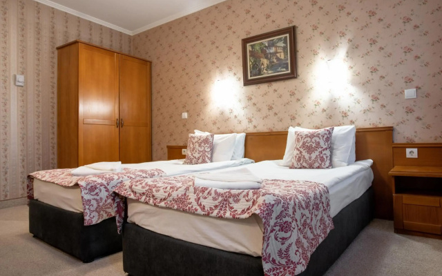 Real Hotel