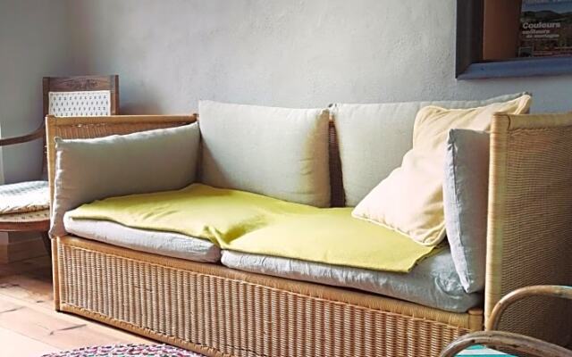 File dans ta chambre !