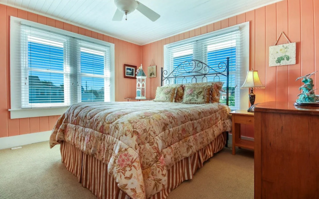 Rustic Ocean Front Cottage by RedAwning