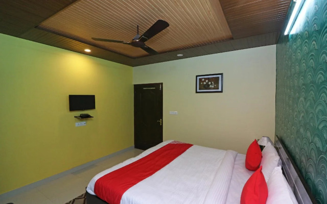 S.J Hotel's by OYO Rooms